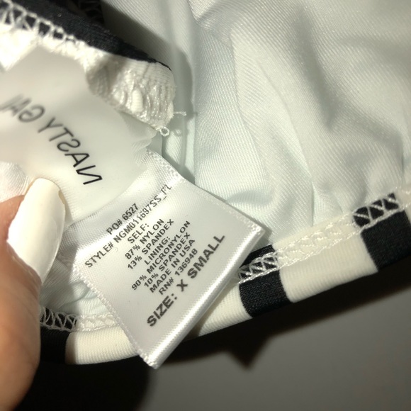 Nasty Gal Black White striped Bikini top xs - Picture 5 of 8